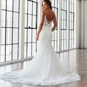 NEVER WORN Wedding Gown - Serene by Madi Lane - Phoebe Wedding Dress